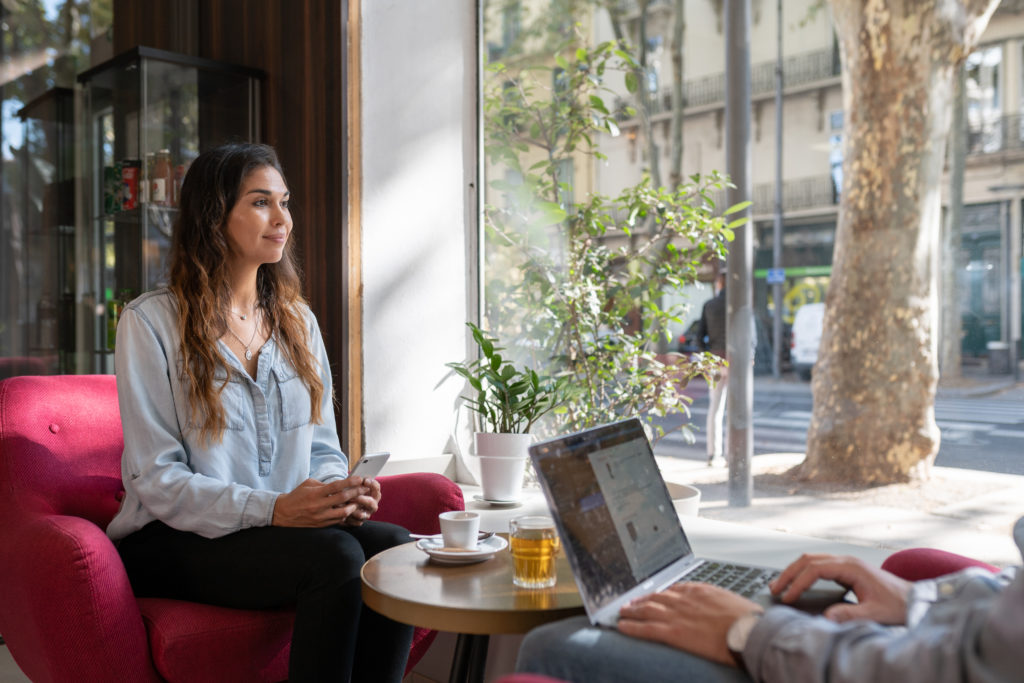 Travailler avec de la Wifi à l'hôtel mondial